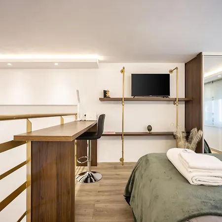 Loft 61 Charming Renovated With A Loft! * Athens