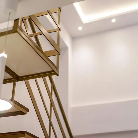 Loft 61 Charming Renovated With A Loft! Apartment